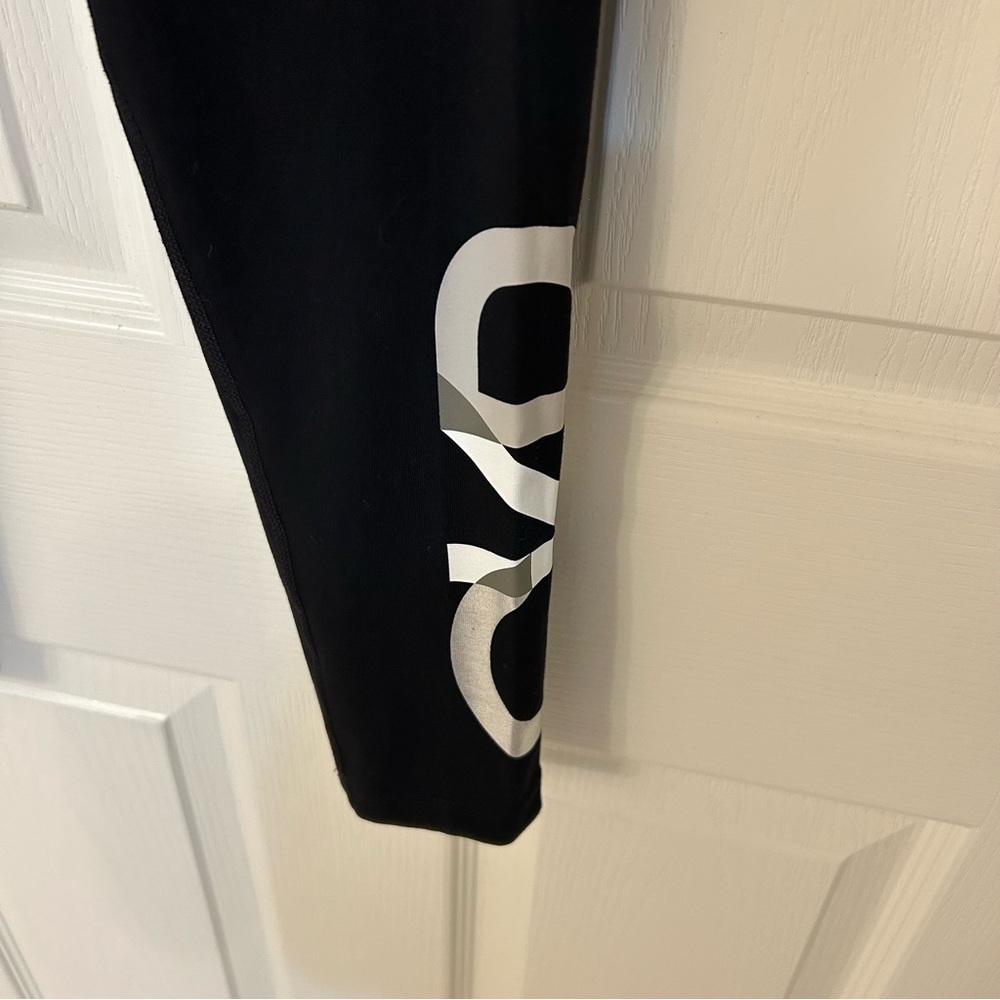 Calvin Klein Performance Stretch High Waist 7/8 legging in Black/White Size S - Picture 3 of 8